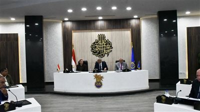 محافظ أسوان يوجه بتكاتف الجهود للتعامل مع أي أمطار أو سيول وتحديد أماكن الأيواء والتجمعات المؤمنة