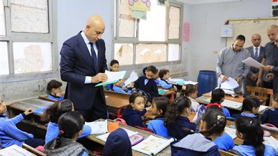 التعليم تشدد على إعداد امتحانات شهر نوفمبر من خلال موجه المادة