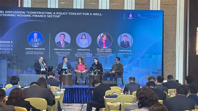 الرئيس التنفيذي لصندوق الإسكان تعقد اجتماعا مع وزير البنية التحتية المنغولي لبحث التعاون المشترك