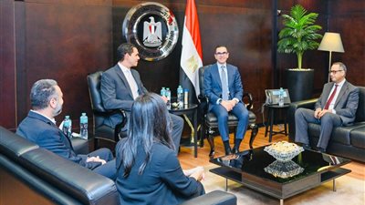 وزير الاستثمار يلتقي وفد شركة بروكتر آند جامبل-مصر لاستعراض مشروعات الشركة بالسوق المصري وإمكانيات زيادة صادراتها للأسواق الخارجية