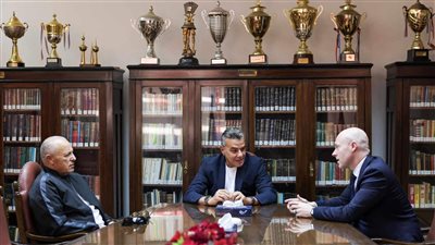 تفاصيل زيارة السكرتير العام المساعد لـ فيفا للأهلي