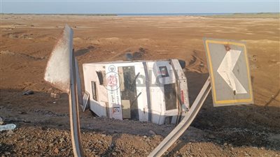 الفلوس بخير.. إصابة شخصين في انقلاب سيارة نقل أموال على طريق مرسى علم