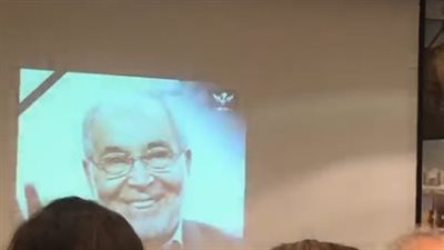 الوقوف دقيقة حداد على روح الفنان حسن يوسف قبل بدء مؤتمر مهرجان شرم الشيخ للمسرح الشبابي