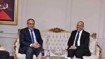 وزير العمل يلتقي السفير علاء حجازي قبل استلام مهامه كمندوب دائم لمصر لدى الأمم المتحدة بجنيف