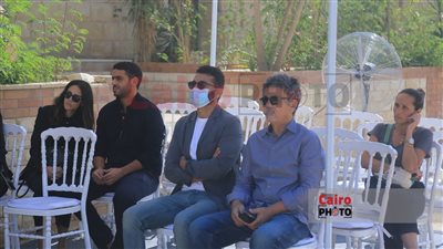 خالد النبوي وميرفت أمين أول الحضور لوداع مصطفى فهمي قبل دفنه