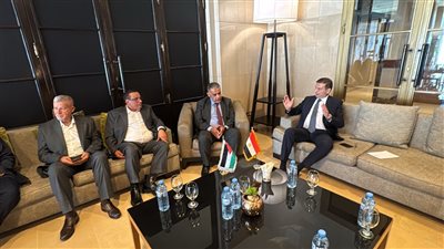 وزير الزراعة يجتمع مع مصدري الخضر والفواكه بالأردن لبحث توقيع اتفاقيات التبادل التجاري 