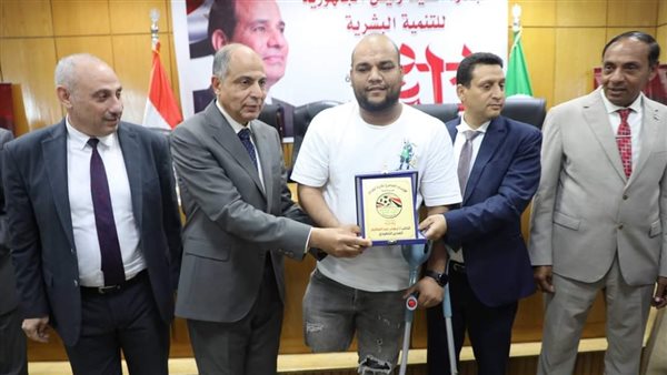 محافظ المنيا