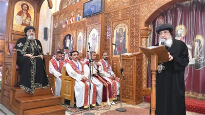 سكرتير المجمع المقدس: أدعو كل من له رأي بالكنيسة أن يقدمه بروح المحبة والخضوع للبابا 