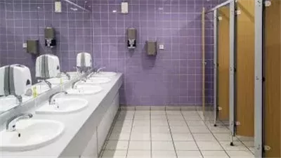 التواليت بالباسورد.. محطة بنزين بالشيخ زايد تضع باسورد لدخول دورة المياه