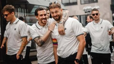 بعد ظهوره بشارة المثليين.. منتخب الجزائر يتراجع عن ضم الألماني بوخالفة 