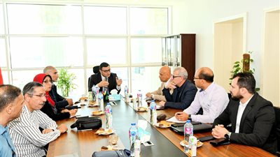 وزير الإسكان يوجه بالالتزام بالمواعيد المحددة وعدم التقصير في تنفيذ مشروعات الساحل الشمالي