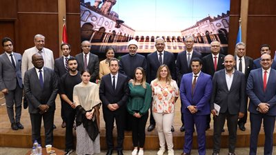 رئيس جامعة الأزهر: ندين جميع أشكال العنف ونطالب بوقف القتل والتدمير والتجويع بقطاع غزة