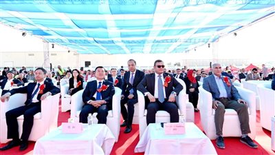 وزير الإسكان ونظيره الصيني يشهدان حفل انتهاء الهيكل الخرساني للبرج الأيقوني بالعلمين الجديدة