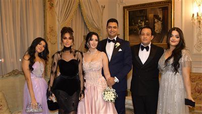 بحضور مايا دياب ومشاهير المجتمع.. بسمة وهبة وزوجها النائب علاء عابد يحتفلان بحفل زفاف ابنتيهما
