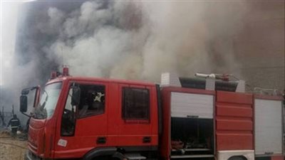 السيطرة على حريق في مخزن قطع غيار سيارات بعين شمس | بث مباشر