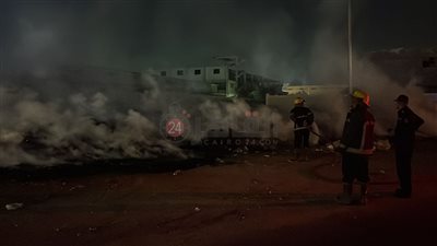 بدون إصابات.. السيطرة على حريق بمخلفات خلف مصنع ملابس بأكتوبر | صور