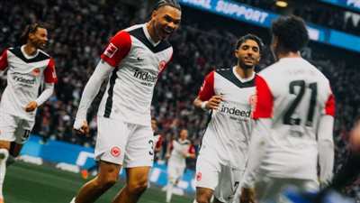 سجل هدف وصنع ثلاثة.. عمر مرموش يقود فرانكفورت للفوز على بوخوم بنتيجة 7-2 في الدوري الألماني