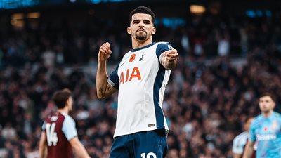 توتنهام يكتسح أستون فيلا برباعية في الدوري الإنجليزي الممتاز