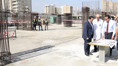 وزير الصحة يتفقد أعمال إنشاء مبنى الامتداد الرئيسي لمعهد ناصر بسعة 600 سرير