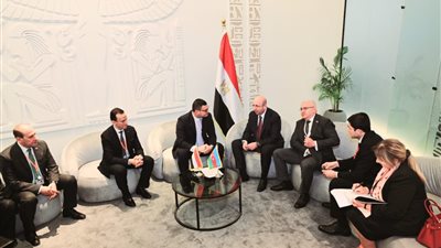 وزير الإسكان يعرض على نظيره الأذربيجاني التجربة العمرانية.. ويبحثان التعاون المشترك