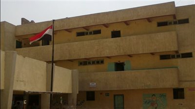 تعليم الفيوم تكشف تفاصيل نشوب مشاجرة بين عامل وسكرتير داخل مدرسة ابتدائية | بث مباشر