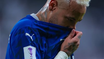 غياب نيمار عن تدريبات الهلال السعودي بسبب آلام في المعدة 