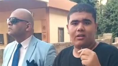طالب ثانوية يستغيث من عمه بالمنوفية: ضربني وطردني أنا ووالدتي من شقتنا عشان يخدها| بث مباشر