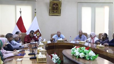 محافظ الوادي الجديد يوجه بسرعة الانتهاء من انتقال جميع المديريات للعاصمة الإدارية