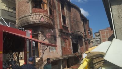 بسبب الشماريخ.. السيطرة على حريق بشقة سكنية في شبرا