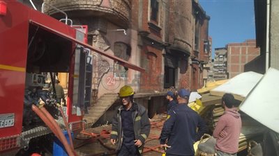 اندلاع حريق داخل مخزن موبيليا في دمياط 