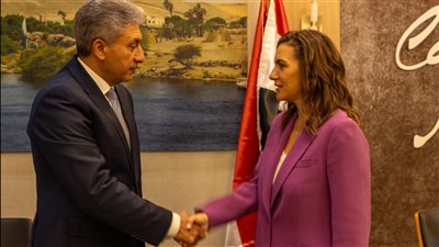 خلال زيارته إلى لندن.. وزير الآثار يبحث مع وزيرة السياحة اليونانية دفع المزيد من الحركة الوافدة