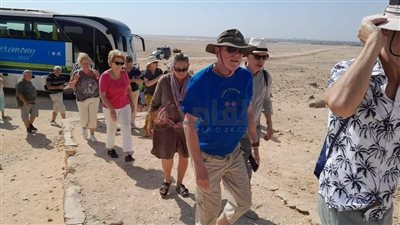 وفود سياحية من عدة دول تزور تل العمارنة بالمنيا