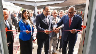 رئيس العربية للتصنيع يفتتح معرض شركة مصر للغزل والنسيج 