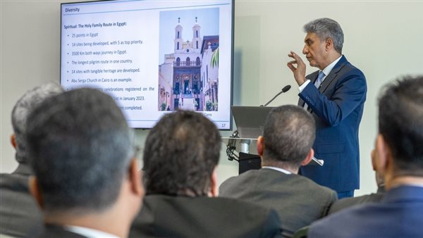 وزير السياحة