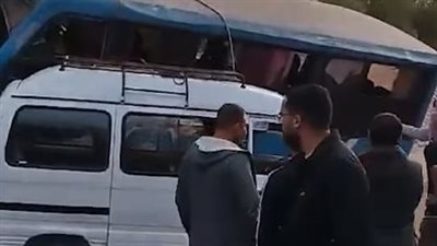 إصابة شخص في حادث تصادم أتوبيس نقل عام بسيارة سوزوكي في منشأة ناصر