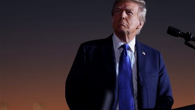 ترامب يعلن تعيين جون فيلين وزيرا للبحرية الأمريكية.. والمحامي جيمسون غرير ممثلا للتجارة