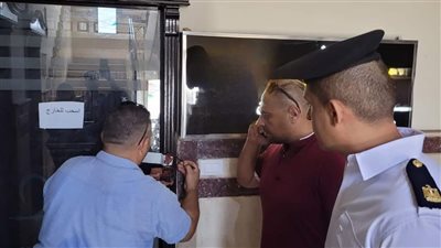 إغلاق وتشميع 3 عيادات بمدينة الغردقة للعمل بدون ترخيص| صور