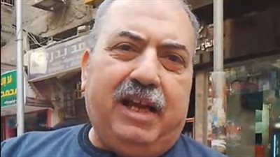 صاحب محل كشري يخفض سعر العبوة للطلاب: جالي ولد مش معاه غير 10 جنيهات من وقتها بدأت المبادرة| بث مباشر 