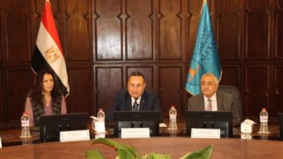 رئيس جامعة الإسكندرية يستقبل وفد هيئة الفولبرايت لبحث سبل التعاون المشترك