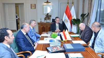 وزير التموين يبحث مطالب ومقترحات أصحاب المخابز مع رئيس الشعبة