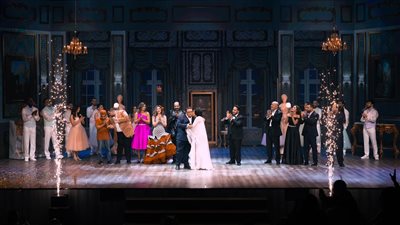 بعد غياب 30 عامًا.. إسعاد يونس تعود للمسرح بمسرحية إس إس هانم في موسم الرياض