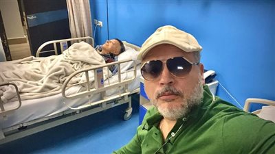 إصابة والد تامر عبد المنعم بـ كسر في مفصل الفخذ وخضوعه لعملية جراحية