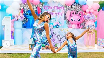 حفيدة أحمد صيام تخطف الأنظار بعد احتفال والدتها بعيد ميلادها السابع