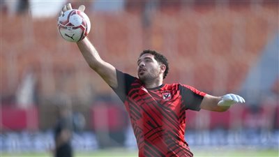 وكيل حمزة علاء لـ القاهرة 24: اللاعب لديه عروض مصرية وخليجية.. ومن الصعب العودة للأهلي 