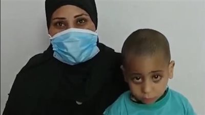 استغاثة أم ياسين بالمنيا لعلاج نجلها: عنده تسمم بالدم وضمور في المخ.. ومش قادرين على علاجه| بث مباشر