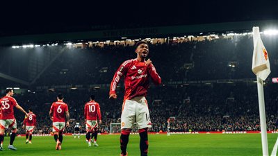 الدوري الأوروبي والمؤتمر| مانشستر يونايتد يفوز على سالونيكا بثنائية.. وتشيلسي يسحق نواه 