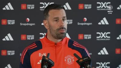 تعليق مؤثر من فان نيستلروي على مباراته الأخيرة كـ مدرب مؤقت لـ مانشستر يونايتد