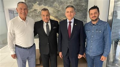 محافظ جنوب سيناء يلتقي رئيس مجموعة جولدن بورت لتعزيز التعاون في مجالات السياحة والاستثمار البحري