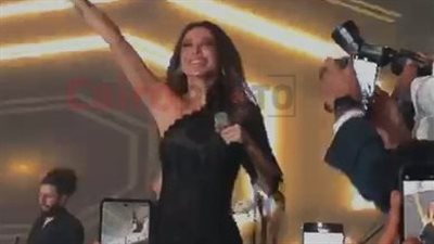 بحضور جماهيري كامل العدد.. نانسي عجرم تتألق على خشبة المسرح بإحدى الحفلات بالقاهرة | بث مباشر