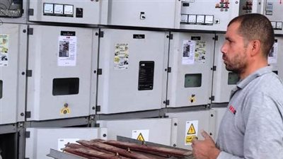 محافظ أسوان يشكر العاملين بشركة مياه الشرب لتنفيذ أفكار مبتكرة وتوفير تغذية بديلة لأحمال محطة فطيرة